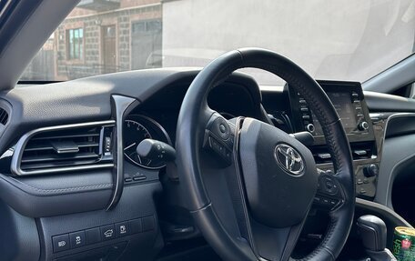 Toyota Camry, 2021 год, 3 300 000 рублей, 7 фотография