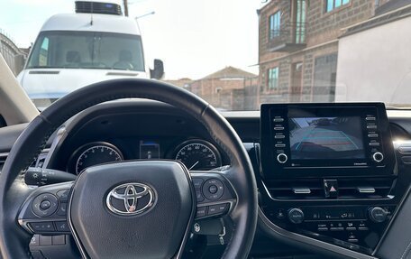 Toyota Camry, 2021 год, 3 300 000 рублей, 8 фотография