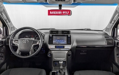 Toyota Land Cruiser Prado 150 рестайлинг 2, 2018 год, 4 995 000 рублей, 7 фотография