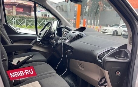 Ford Tourneo Custom I рестайлинг, 2013 год, 1 780 000 рублей, 5 фотография