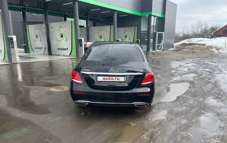 Mercedes-Benz E-Класс, 2017 год, 2 980 000 рублей, 2 фотография
