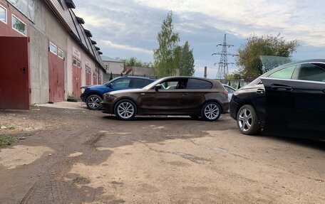 BMW 1 серия, 2009 год, 930 000 рублей, 10 фотография