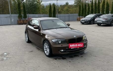 BMW 1 серия, 2009 год, 930 000 рублей, 9 фотография