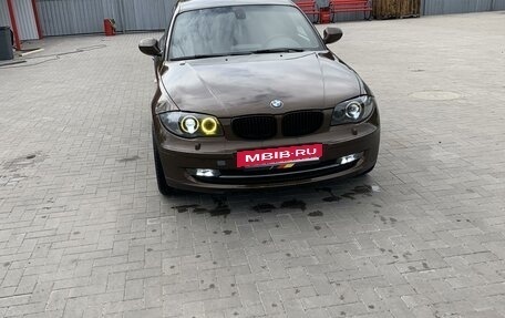 BMW 1 серия, 2009 год, 930 000 рублей, 8 фотография