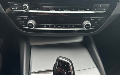 BMW 5 серия, 2018 год, 2 600 000 рублей, 13 фотография