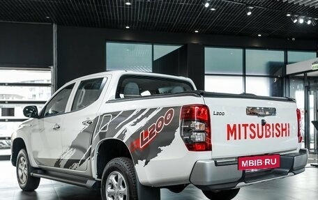 Mitsubishi L200 IV рестайлинг, 2022 год, 4 750 000 рублей, 7 фотография