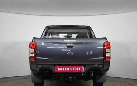 Mitsubishi L200 IV рестайлинг, 2022 год, 5 000 000 рублей, 9 фотография