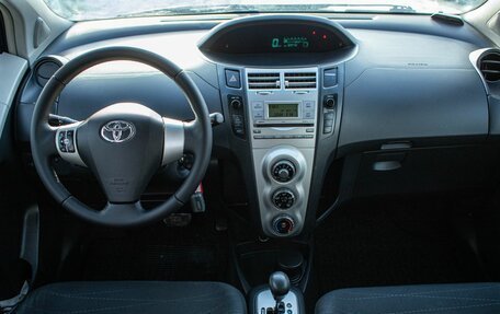 Toyota Yaris III рестайлинг, 2008 год, 649 000 рублей, 10 фотография