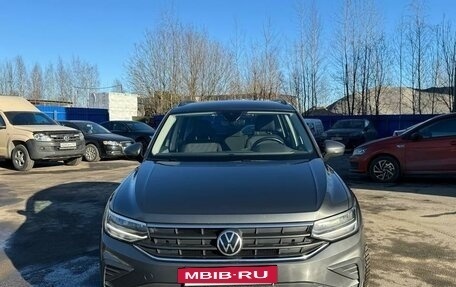 Volkswagen Tiguan II, 2021 год, 3 000 000 рублей, 4 фотография