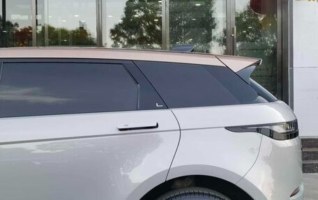 Land Rover Range Rover Evoque II, 2023 год, 5 750 000 рублей, 27 фотография