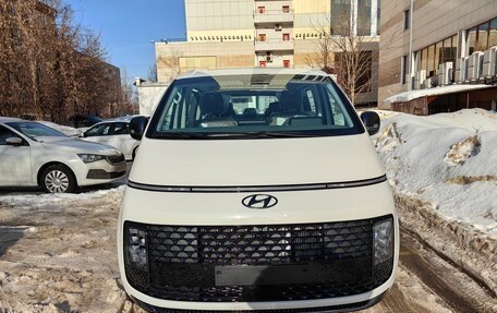 Hyundai Staria, 2023 год, 7 600 000 рублей, 1 фотография