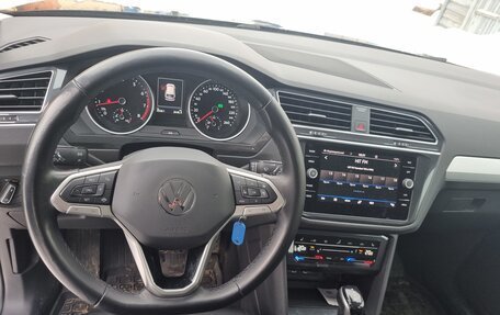 Volkswagen Tiguan II, 2021 год, 2 850 000 рублей, 9 фотография