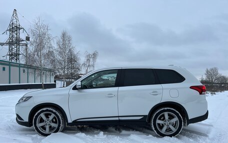 Mitsubishi Outlander III рестайлинг 3, 2019 год, 2 280 000 рублей, 8 фотография