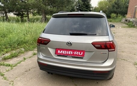 Volkswagen Tiguan II, 2018 год, 3 000 000 рублей, 3 фотография