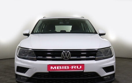 Volkswagen Tiguan II, 2018 год, 2 650 000 рублей, 2 фотография