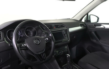 Volkswagen Tiguan II, 2018 год, 2 650 000 рублей, 16 фотография