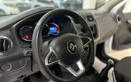 Renault Logan II, 2018 год, 840 000 рублей, 10 фотография