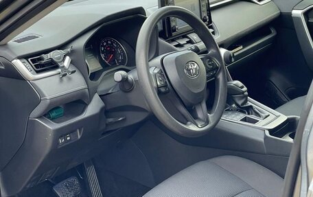 Toyota RAV4, 2019 год, 3 150 000 рублей, 7 фотография