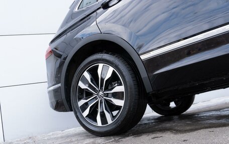 Volkswagen Tiguan II, 2023 год, 4 799 000 рублей, 9 фотография
