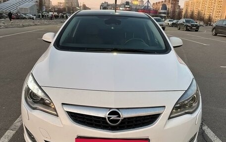 Opel Astra J, 2010 год, 900 000 рублей, 2 фотография