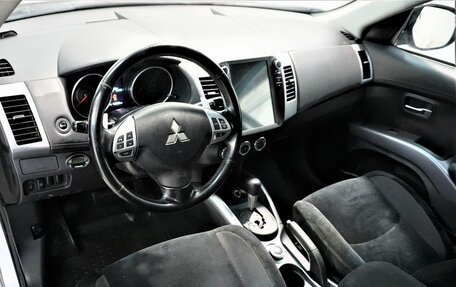 Mitsubishi Outlander III рестайлинг 3, 2010 год, 1 439 000 рублей, 16 фотография