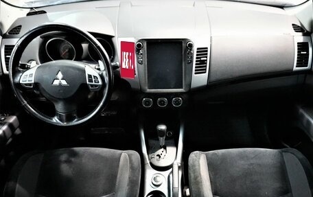 Mitsubishi Outlander III рестайлинг 3, 2010 год, 1 439 000 рублей, 8 фотография