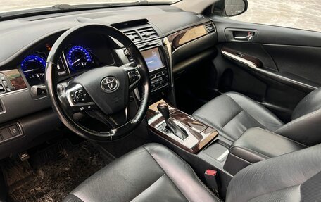 Toyota Camry, 2017 год, 2 249 000 рублей, 10 фотография