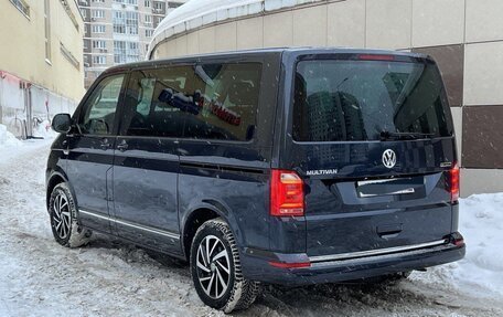 Volkswagen Multivan T6 рестайлинг, 2019 год, 6 430 000 рублей, 3 фотография