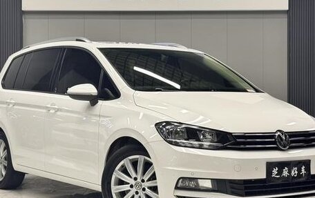 Volkswagen Touran III, 2020 год, 2 650 000 рублей, 3 фотография