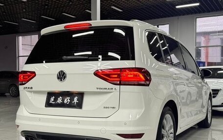 Volkswagen Touran III, 2020 год, 2 650 000 рублей, 4 фотография