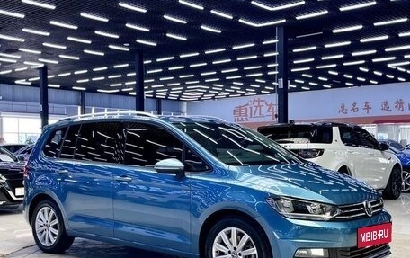 Volkswagen Touran III, 2021 год, 2 800 000 рублей, 3 фотография