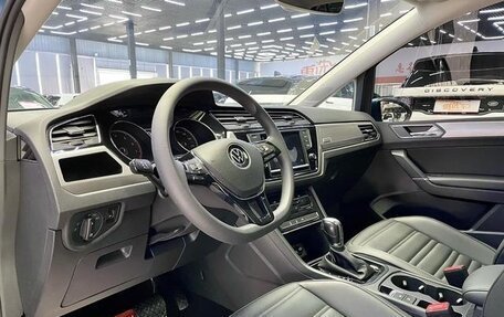 Volkswagen Touran III, 2021 год, 2 800 000 рублей, 8 фотография