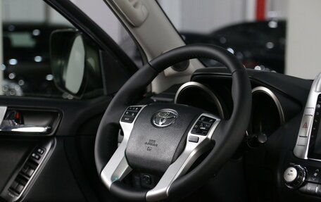 Toyota Land Cruiser Prado 150 рестайлинг 2, 2012 год, 2 349 000 рублей, 9 фотография