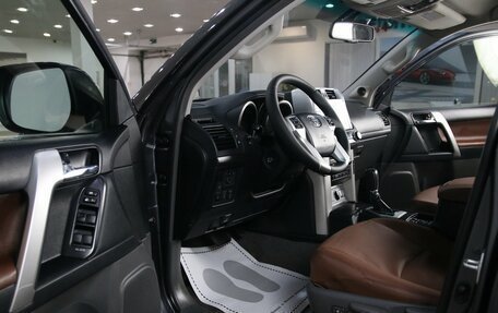 Toyota Land Cruiser Prado 150 рестайлинг 2, 2012 год, 2 349 000 рублей, 7 фотография