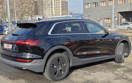 Audi e-tron I, 2021 год, 5 555 555 рублей, 3 фотография