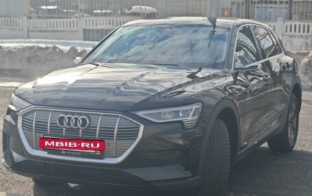 Audi e-tron I, 2021 год, 5 555 555 рублей, 2 фотография