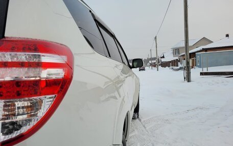 Toyota RAV4, 2011 год, 1 950 000 рублей, 13 фотография
