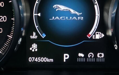 Jaguar E-Pace, 2018 год, 3 100 000 рублей, 13 фотография