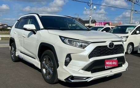 Toyota RAV4, 2021 год, 2 798 000 рублей, 3 фотография