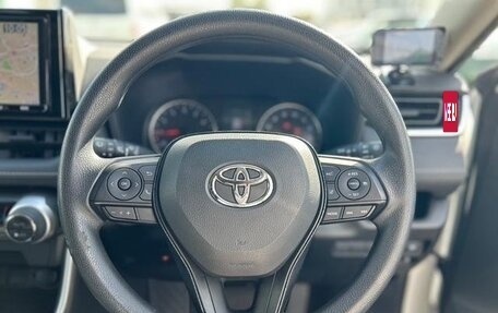 Toyota RAV4, 2021 год, 2 798 000 рублей, 11 фотография