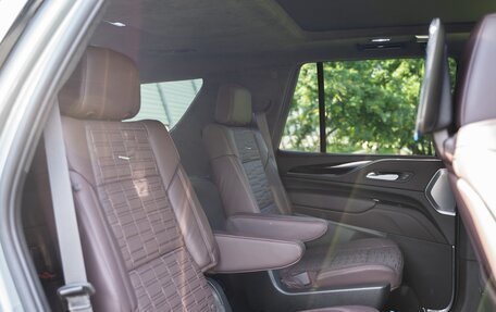 Cadillac Escalade V, 2023 год, 18 990 000 рублей, 11 фотография