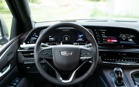 Cadillac Escalade V, 2023 год, 18 990 000 рублей, 15 фотография