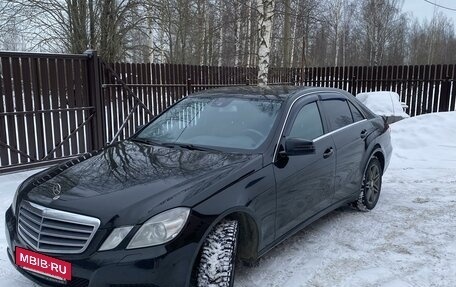 Mercedes-Benz E-Класс, 2012 год, 1 250 000 рублей, 3 фотография