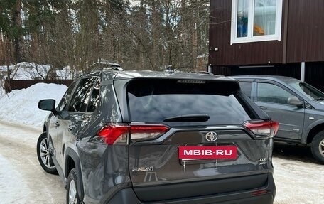 Toyota RAV4, 2020 год, 3 300 000 рублей, 3 фотография