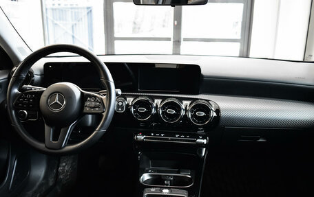 Mercedes-Benz A-Класс, 2019 год, 2 649 000 рублей, 10 фотография