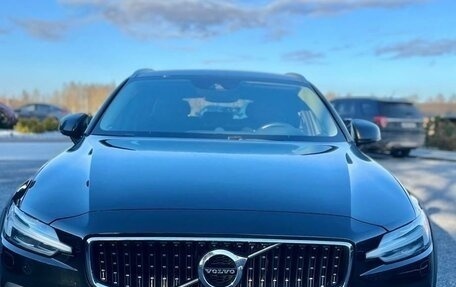 Volvo V60 Cross Country II, 2020 год, 2 890 000 рублей, 5 фотография