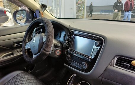 Mitsubishi Outlander III рестайлинг 3, 2014 год, 1 500 000 рублей, 5 фотография