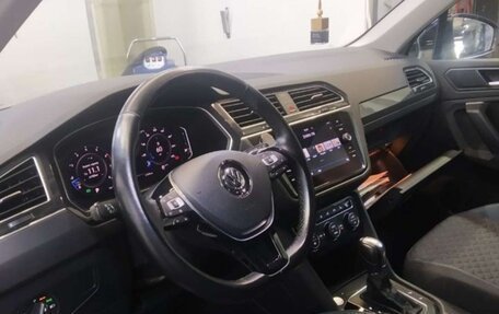 Volkswagen Tiguan II, 2019 год, 2 560 000 рублей, 12 фотография