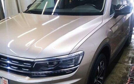 Volkswagen Tiguan II, 2019 год, 2 560 000 рублей, 3 фотография