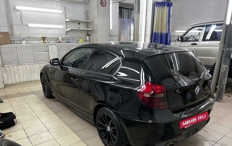 BMW 1 серия, 2011 год, 920 000 рублей, 4 фотография